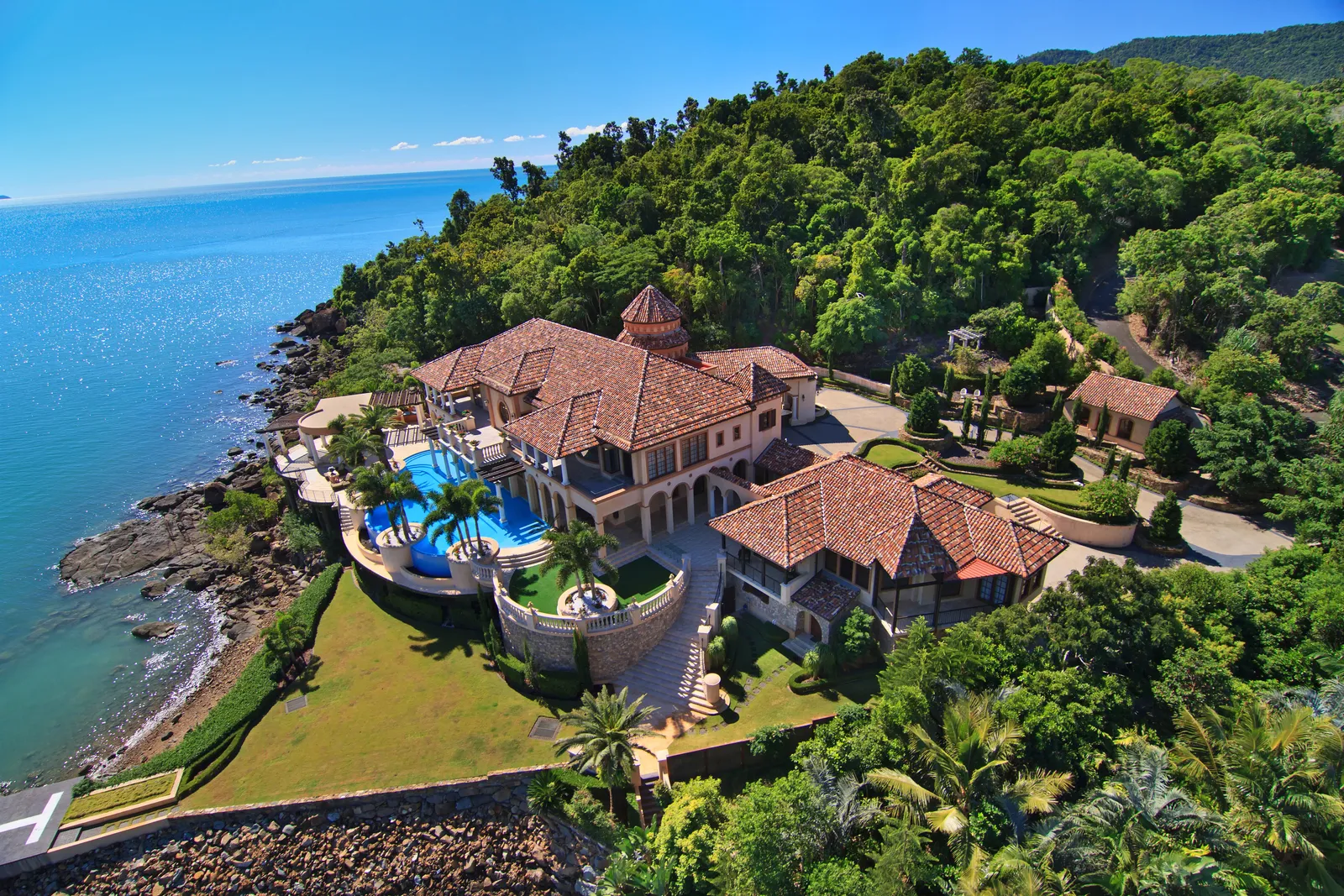 Luxury Villas on The Beach Canada Hill