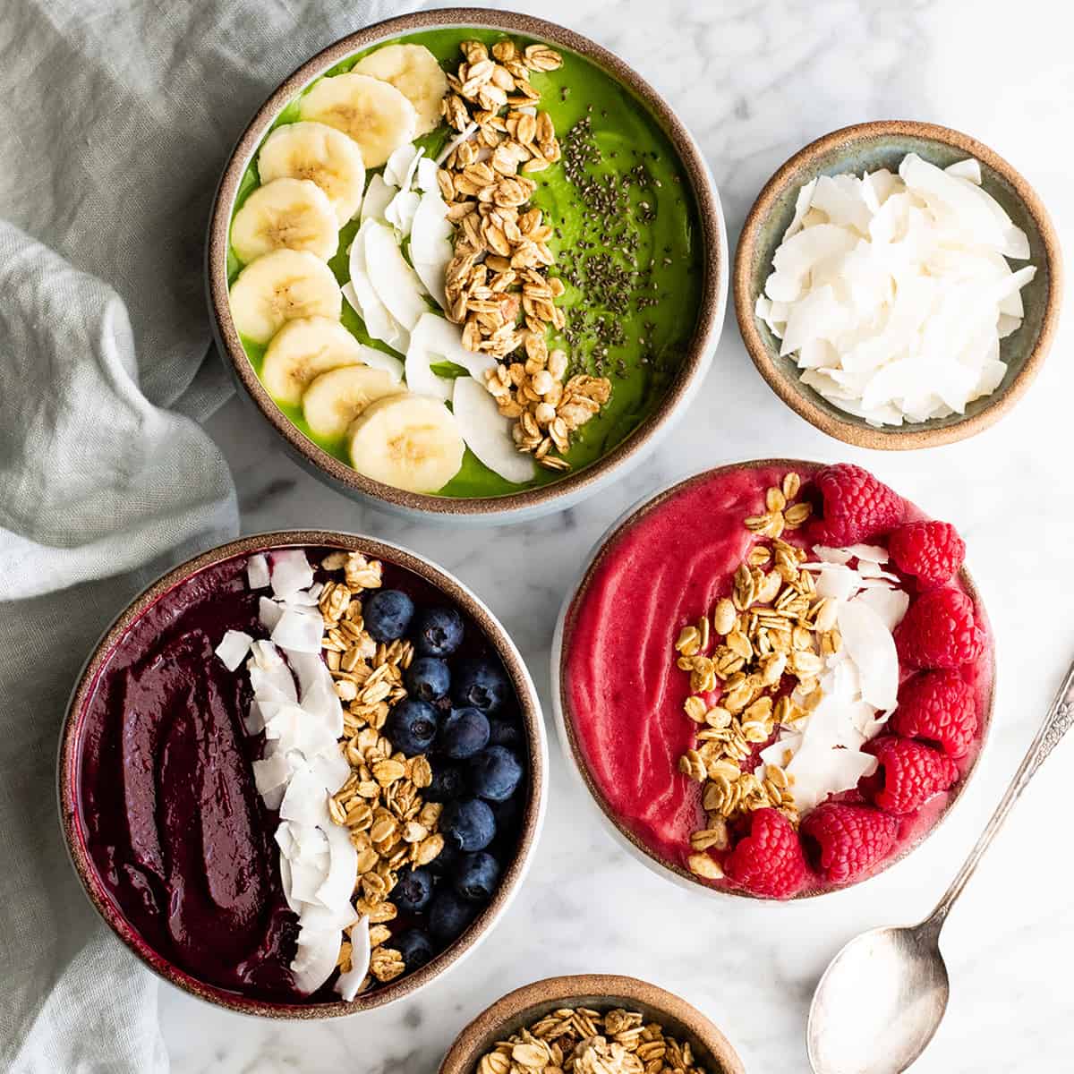 How to Make Delicious and Healthy Smoothie Bowls"